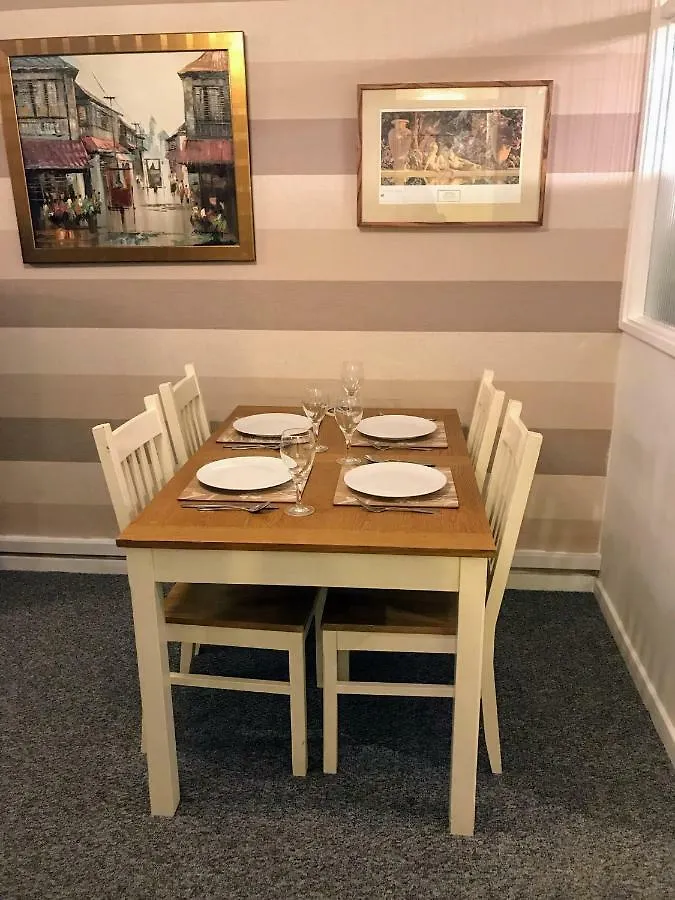 Lovely One Bedroom Apartment In Stratford London 0*,